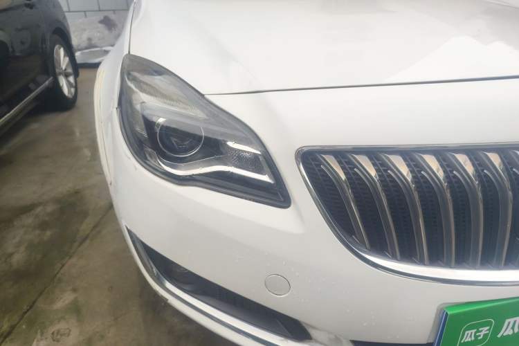 Used Buick Regal 2015 1.6T Leading Technology Model Right Front Headlight