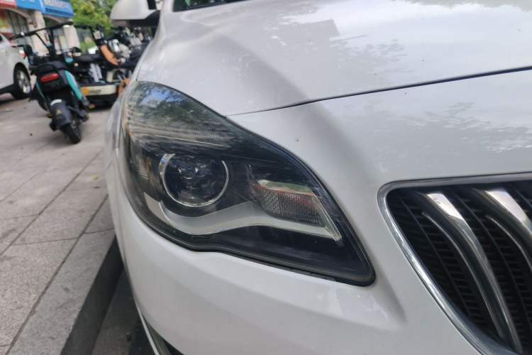 Used Buick Regal 2015 1.6T Leading Technology Model Right Front Headlight
