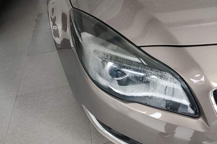 Used Buick Regal 2015 1.6T Elite Tech Model Right Front Headlight