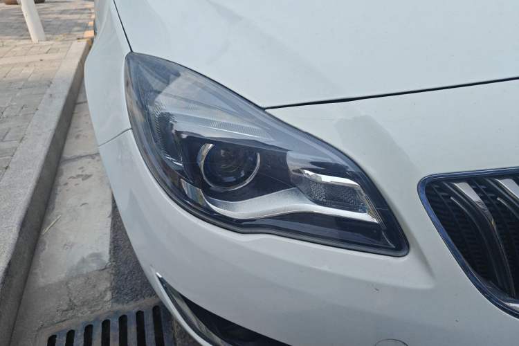 Used Buick Regal 2015 1.6T Elite Tech Model Right Front Headlight