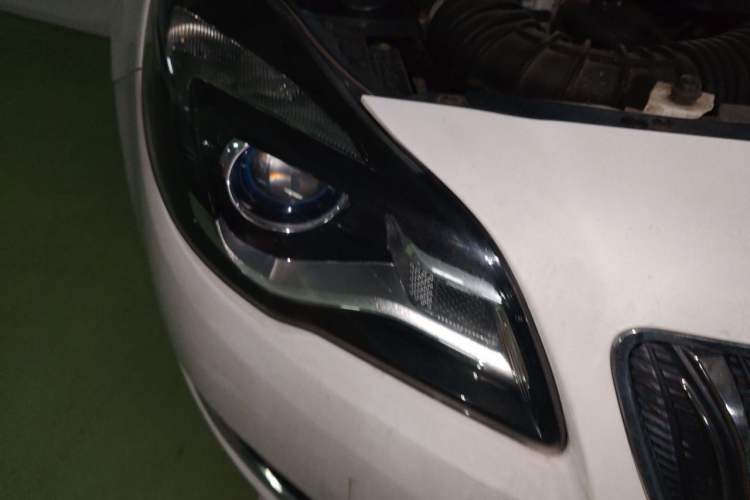 Used Buick Regal 2015 2.0L Elite Fashion Edition Right Front Headlight