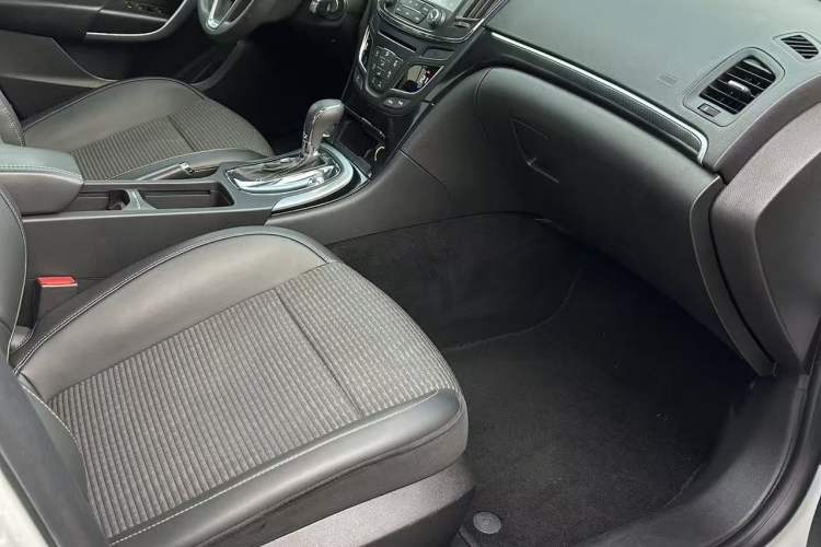 Used Buick Regal 2015 1.6T Leading Technology Model Right Front Seat