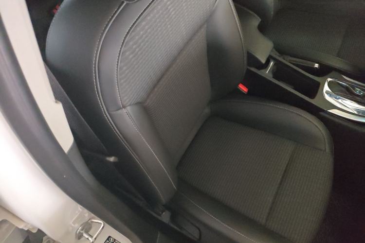 Used Buick Regal 2015 1.6T Leading Technology Model Right Front Seat