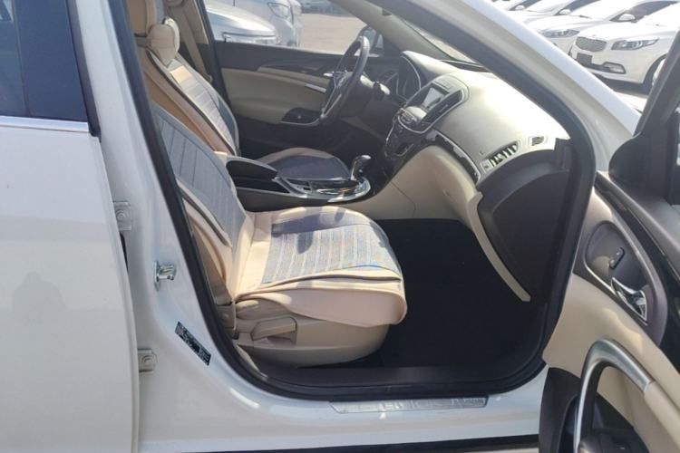 Used Buick Regal 2015 2.0L Elite Fashion Edition Right Front Seat