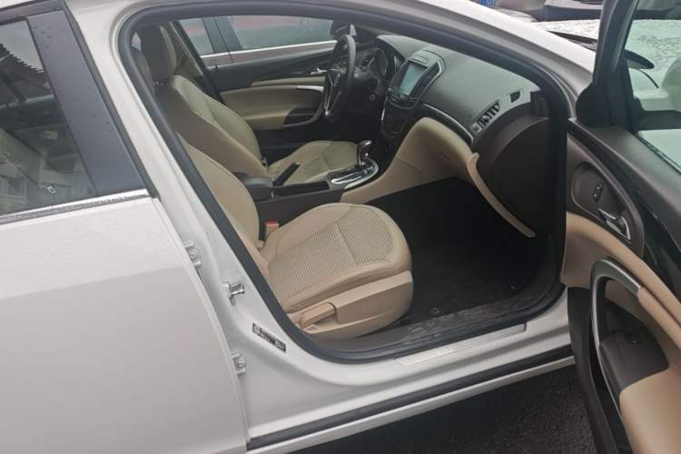 Used Buick Regal 2015 2.0L Leading Fashion Edition Right Front Seat