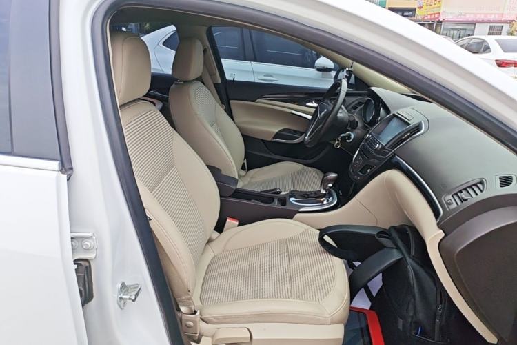 Used Buick Regal 2015 2.0L Leading Fashion Edition Right Front Seat