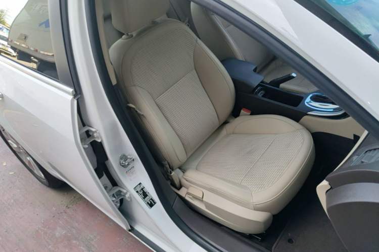 Used Buick Regal 2015 2.0L Leading Fashion Edition Right Front Seat