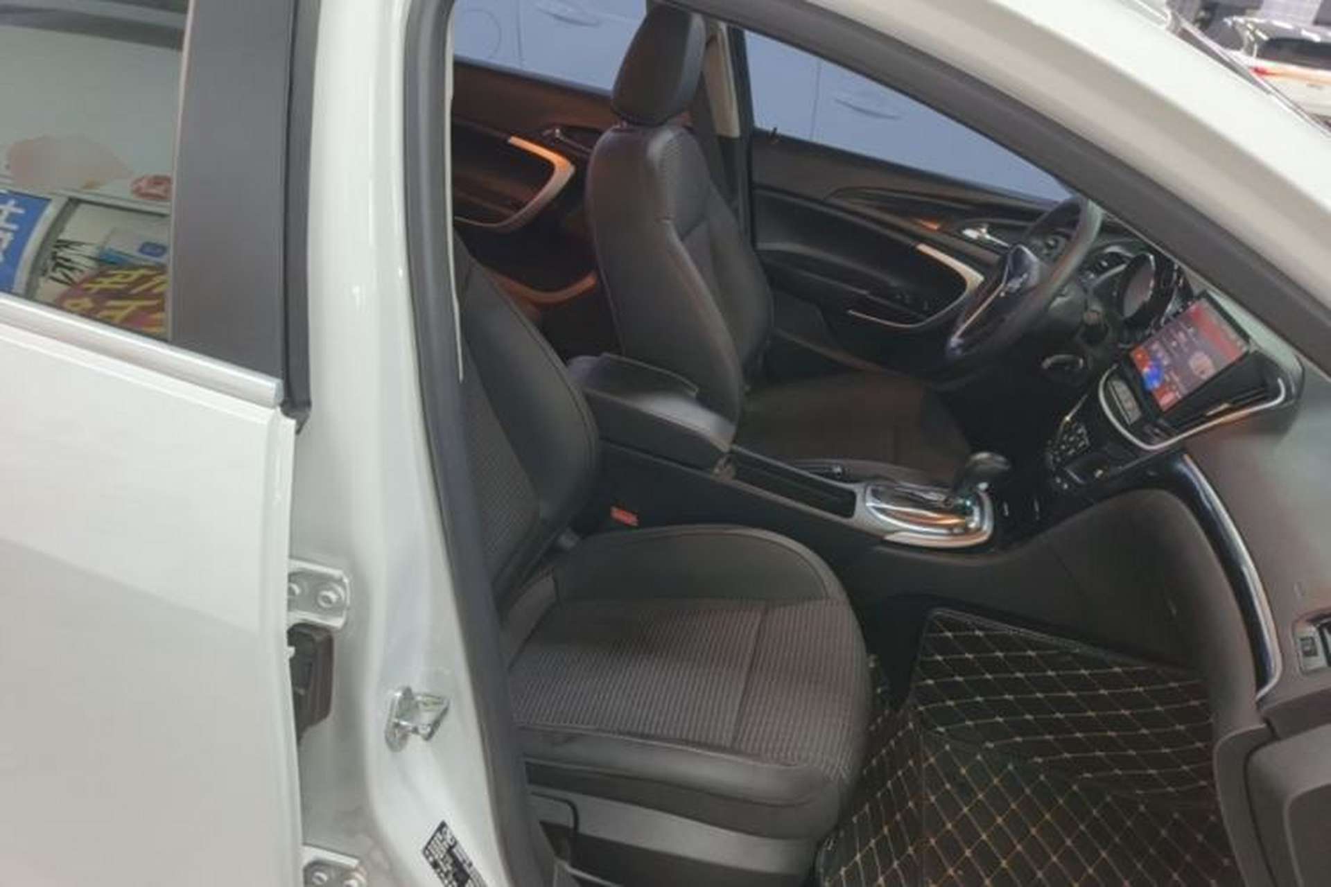 Used Buick Regal 2015 1.6T Leading Technology Model Right Front Seat