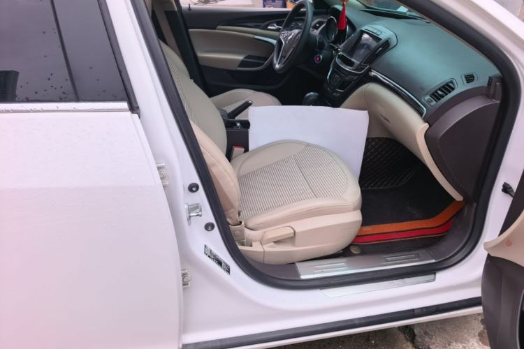 Used Buick Regal 2015 2.0L Leading Fashion Edition Right Front Seat