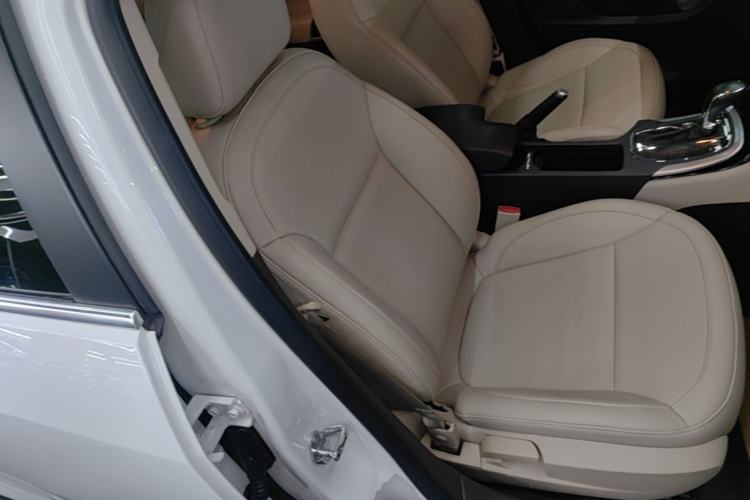 Used Buick Regal 2015 2.0L Leading Fashion Edition Right Front Seat