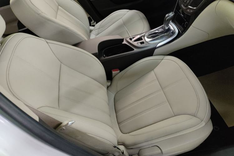 Used Buick Regal 2015 2.0L Elite Fashion Edition Right Front Seat