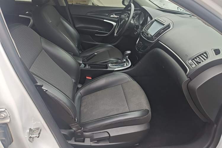 Used Buick Regal 2015 1.6T Leading Technology Model Right Front Seat