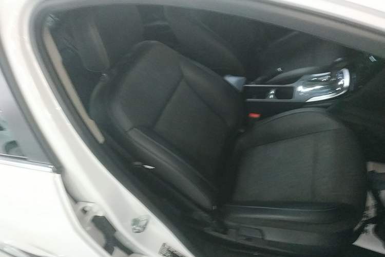 Used Buick Regal 2015 1.6T Leading Technology Model Right Front Seat