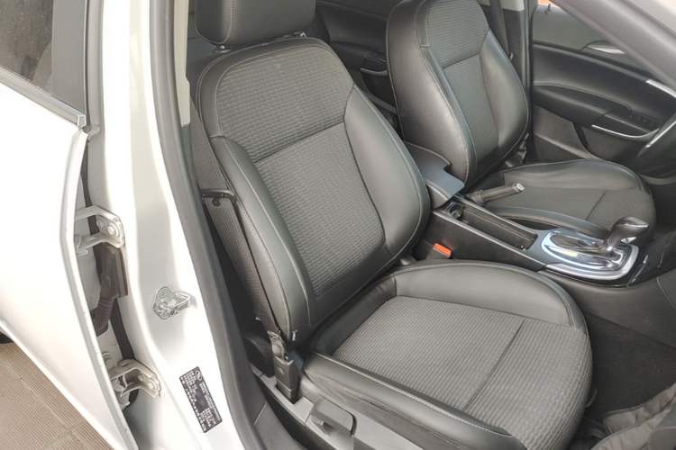 Used Buick Regal 2015 1.6T Leading Technology Model Right Front Seat