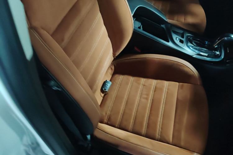Used Buick Regal 2015 1.6T Elite Tech Model Right Front Seat