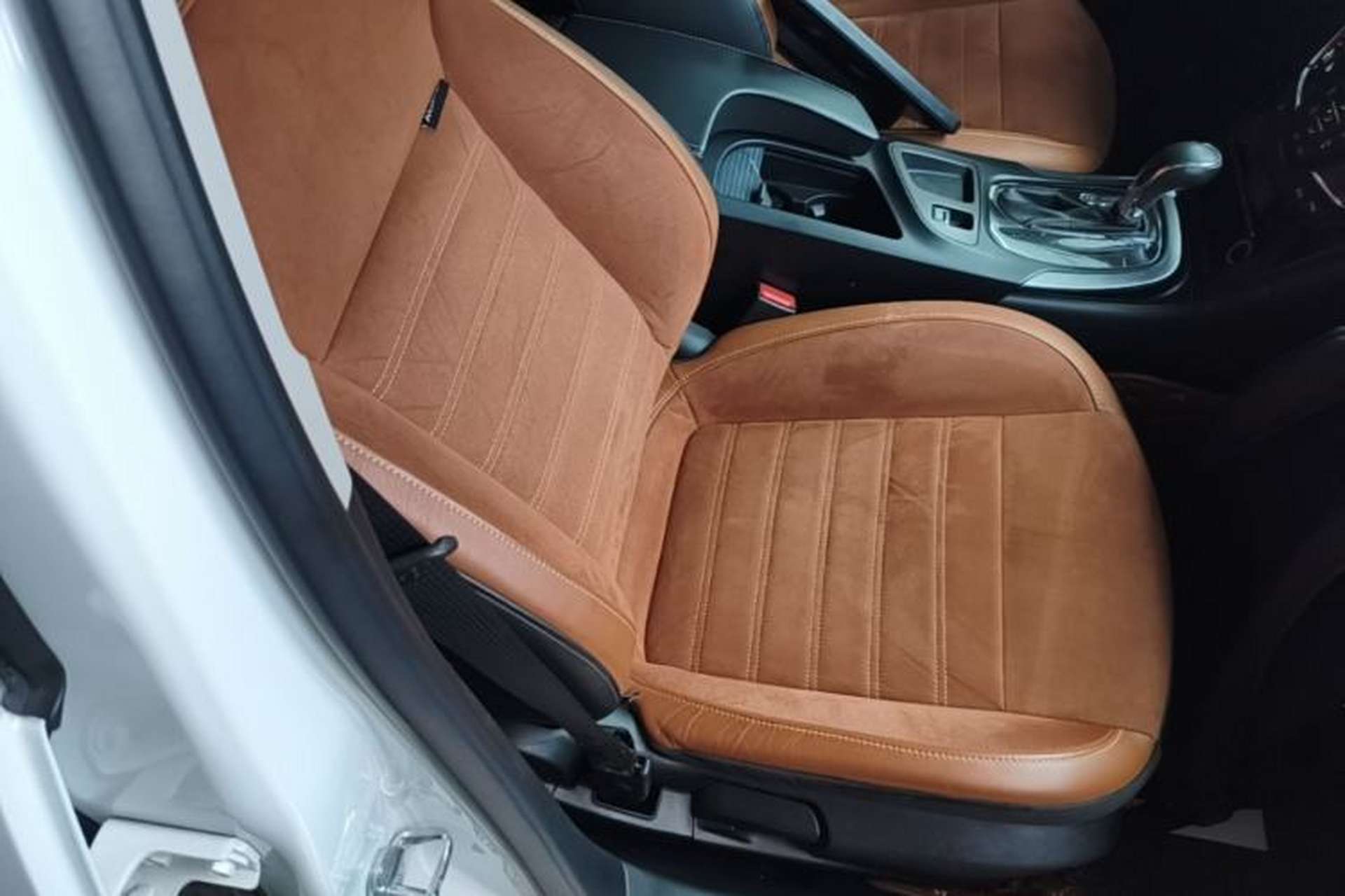 Used Buick Regal 2015 1.6T Elite Tech Model Right Front Seat