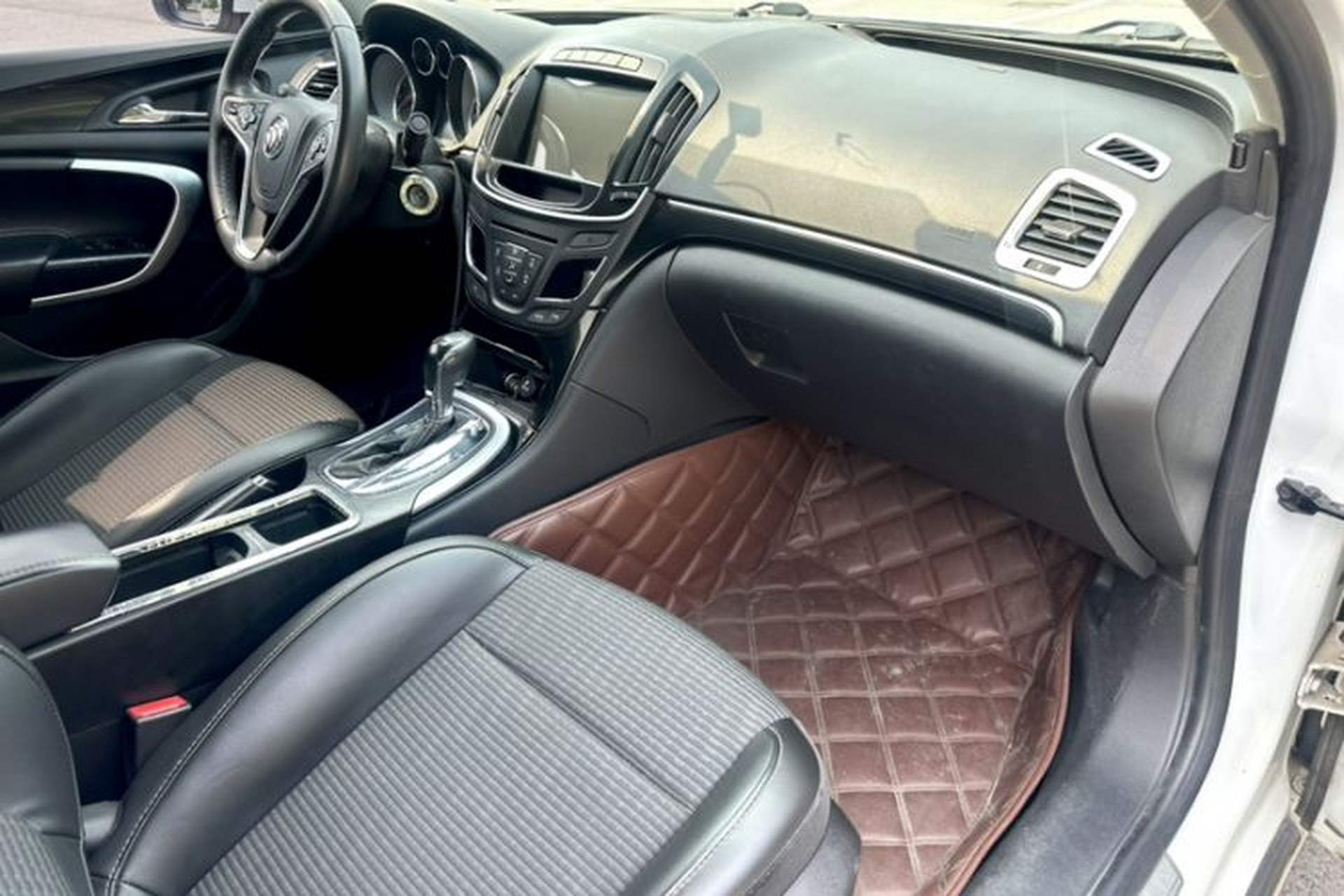 Used Buick Regal 2015 1.6T Leading Technology Model Right Front Seat