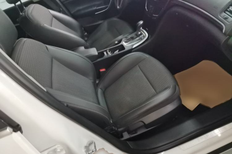 Used Buick Regal 2015 1.6T Leading Technology Model Right Front Seat