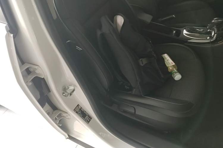 Used Buick Regal 2015 1.6T Leading Technology Model Right Front Seat
