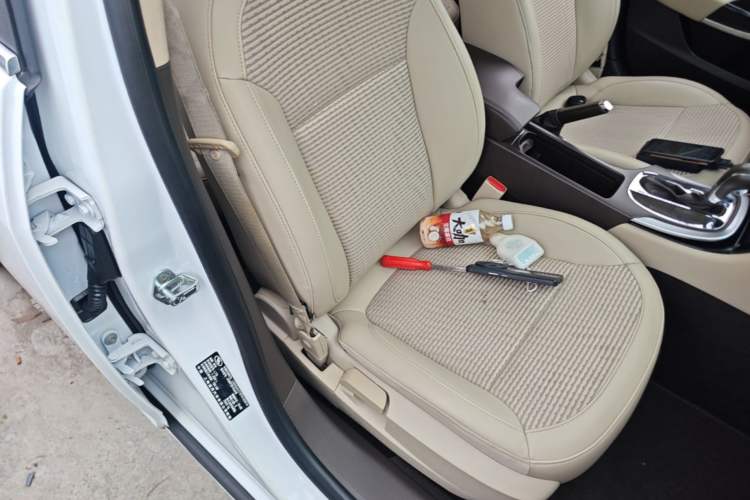 Used Buick Regal 2015 2.0L Leading Fashion Edition Right Front Seat