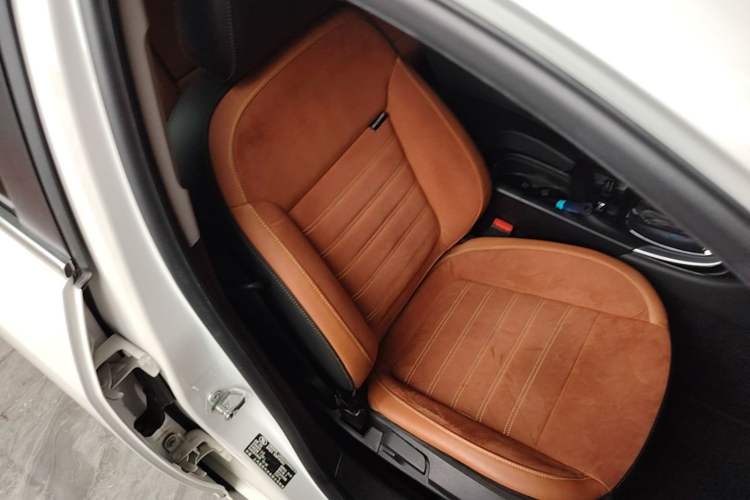 Used Buick Regal 2015 1.6T Elite Tech Model Right Front Seat