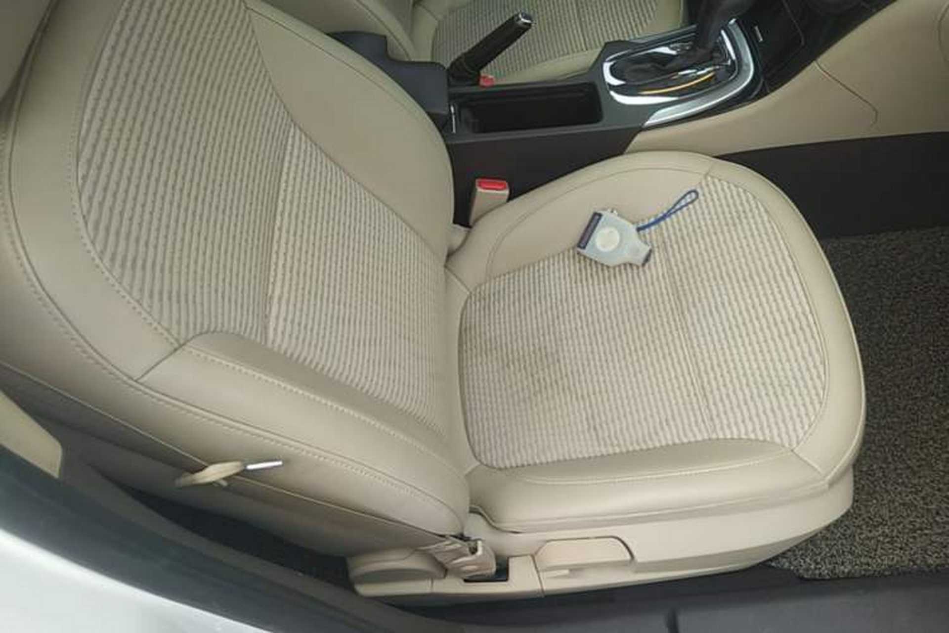 Used Buick Regal 2015 2.0L Leading Fashion Edition Right Front Seat