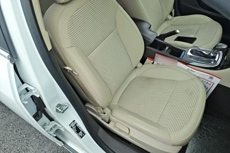 Used Buick Regal 2015 2.0L Leading Fashion Edition Right Front Seat