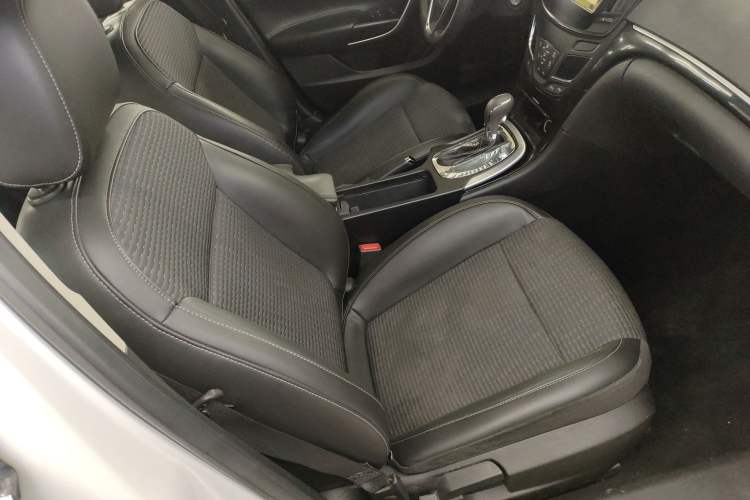 Used Buick Regal 2015 1.6T Leading Technology Model Right Front Seat
