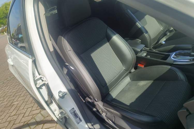 Used Buick Regal 2015 1.6T Leading Technology Model Right Front Seat