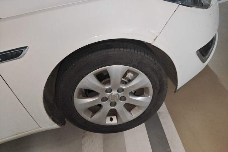 Used Buick Regal 2015 1.6T Elite Tech Model Right Front Wheel Hub