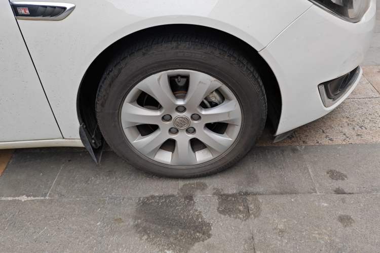 Used Buick Regal 2015 1.6T Elite Tech Model Right Front Wheel Hub