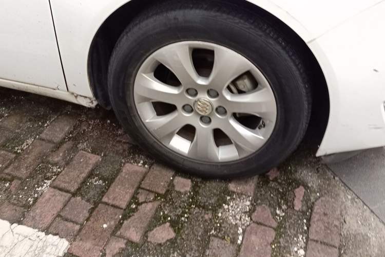 Used Buick Regal 2015 2.0L Elite Fashion Edition Right Front Wheel Hub