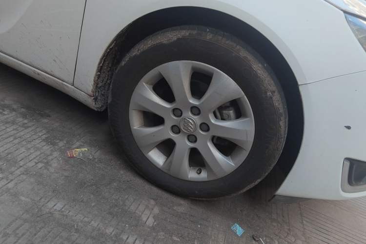 Used Buick Regal 2015 2.0L Leading Fashion Edition Right Front Wheel Hub