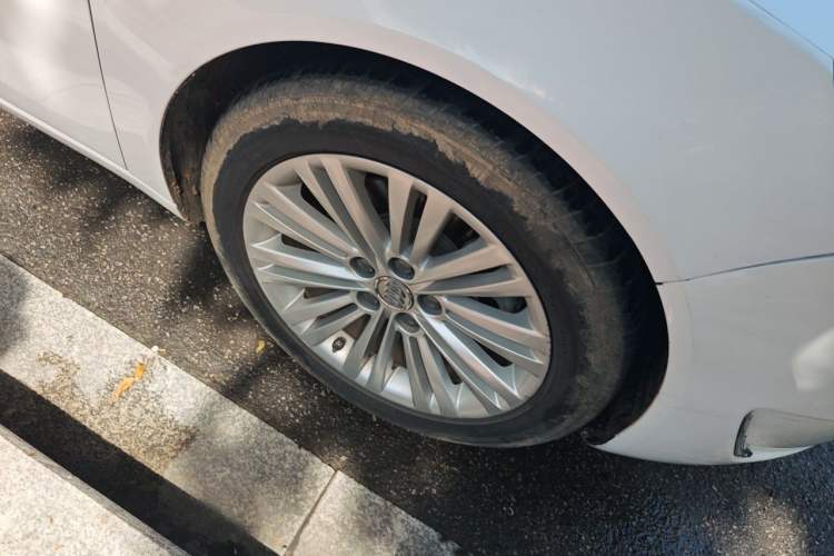 Used Buick Regal 2015 GS 2.0T Grand Sport Edition Right Front Wheel Hub