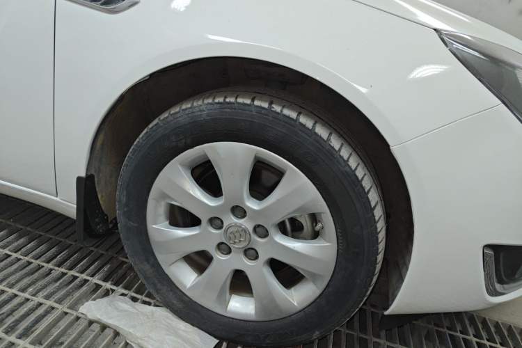 Used Buick Regal 2015 1.6T Leading Technology Model Right Front Wheel Hub