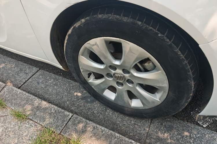 Used Buick Regal 2015 1.6T Leading Technology Model Right Front Wheel Hub