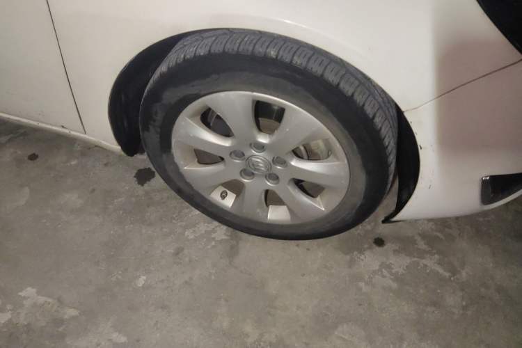 Used Buick Regal 2015 1.6T Elite Tech Model Right Front Wheel Hub