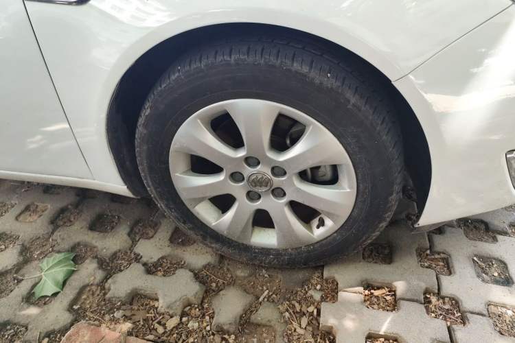 Used Buick Regal 2015 1.6T Leading Technology Model Right Front Wheel Hub