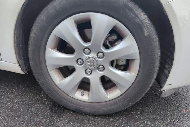 Used Buick Regal 2015 1.6T Elite Tech Model Right Front Wheel Hub