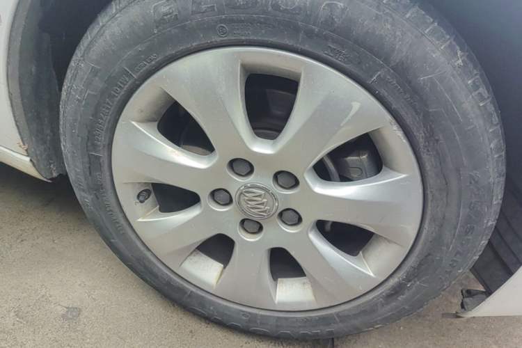 Used Buick Regal 2015 1.6T Elite Tech Model Right Front Wheel Hub