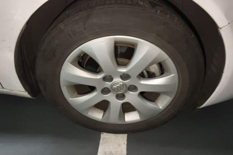 Used Buick Regal 2015 1.6T Fashion Tech Model Right Front Wheel Hub