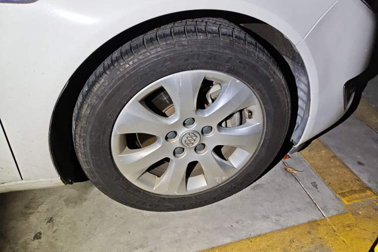Used Buick Regal 2015 1.6T Elite Tech Model Right Front Wheel Hub