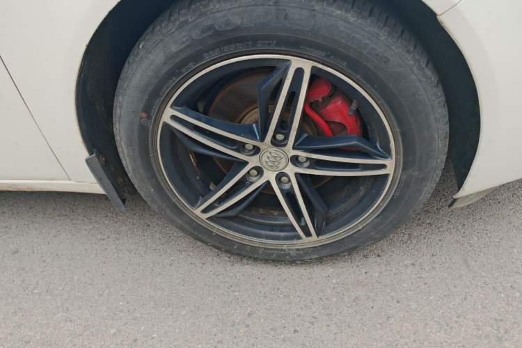 Used Buick Regal 2015 1.6T Elite Tech Model Right Front Wheel Hub