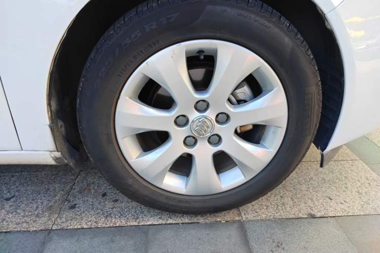 Used Buick Regal 2015 2.0L Elite Fashion Edition Right Front Wheel Hub