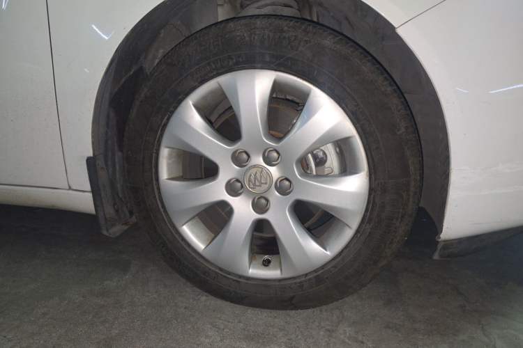 Used Buick Regal 2015 1.6T Leading Technology Model Right Front Wheel Hub