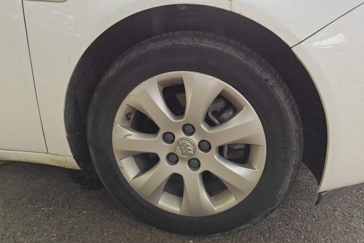 Used Buick Regal 2015 1.6T Elite Tech Model Right Front Wheel Hub