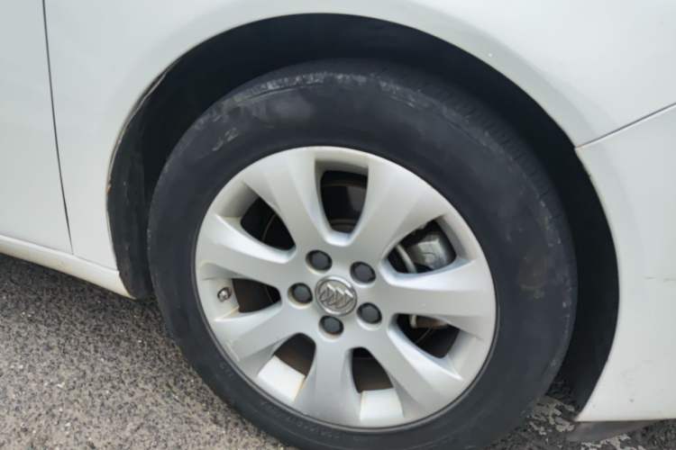 Used Buick Regal 2015 1.6T Leading Technology Model Right Front Wheel Hub