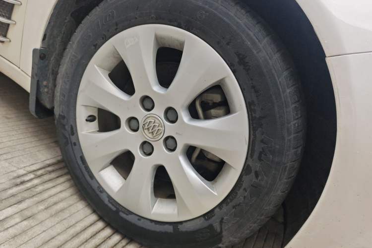 Used Buick Regal 2015 1.6T Leading Technology Model Right Front Wheel Hub