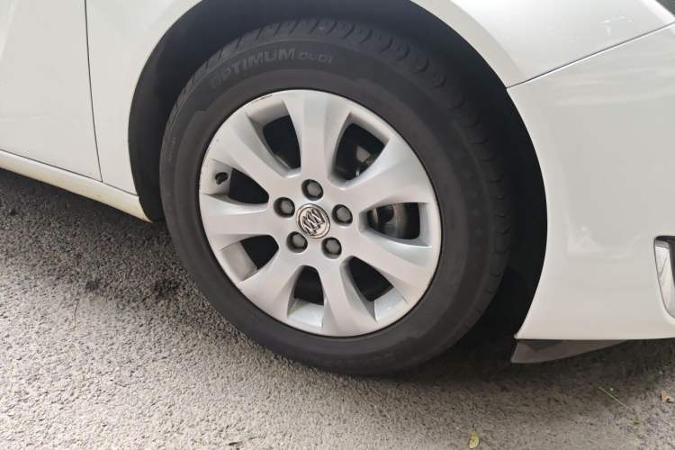 Used Buick Regal 2015 2.0L Elite Fashion Edition Right Front Wheel Hub