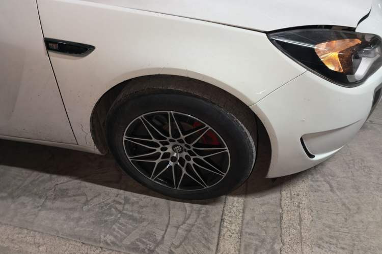 Used Buick Regal 2015 1.6T Elite Tech Model Right Front Wheel Hub